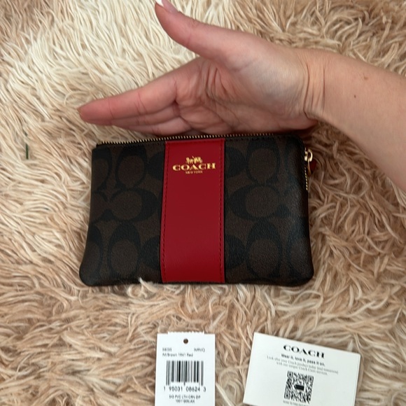 Coach wristlet, never used! - Picture 5 of 5
